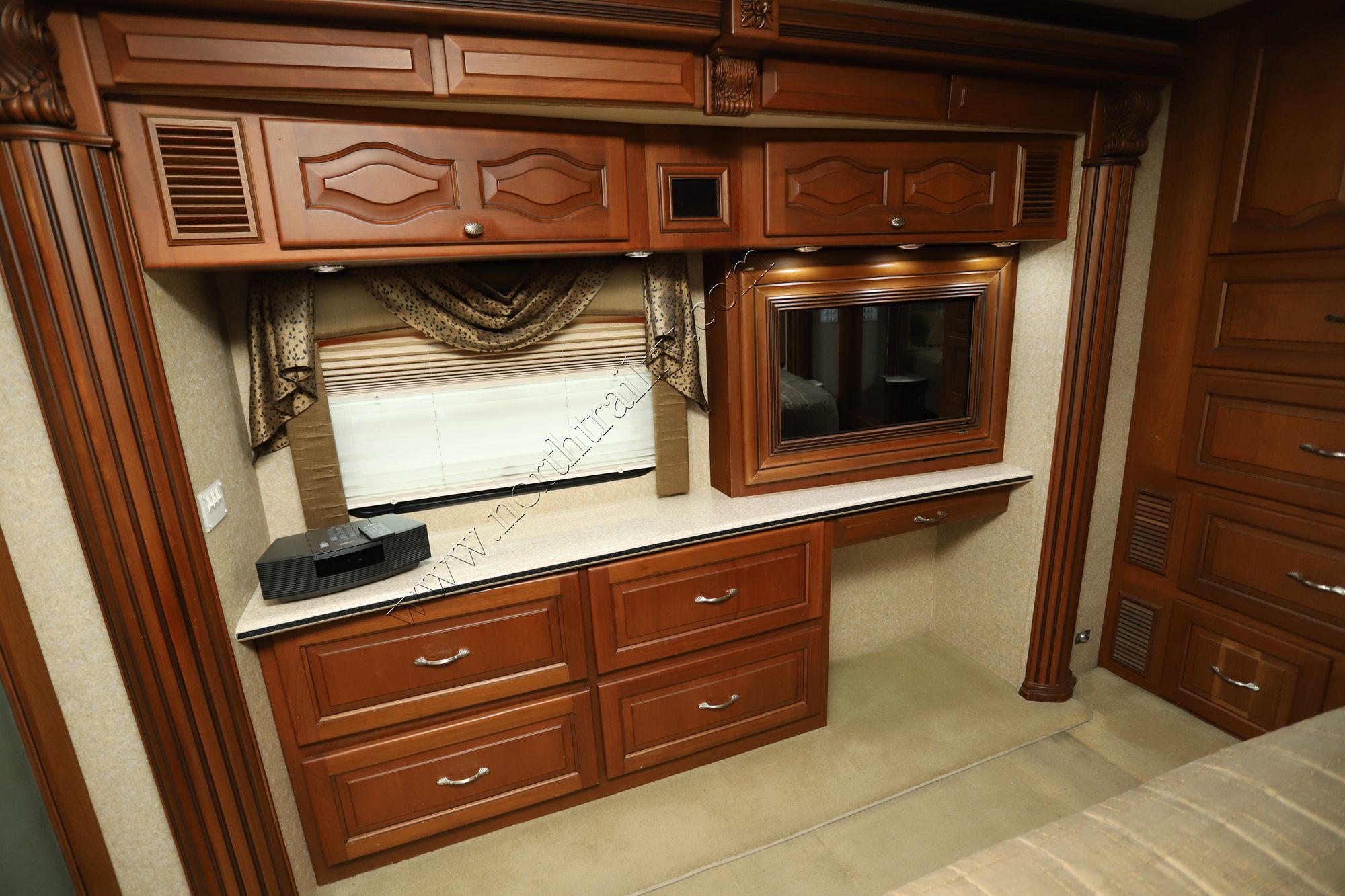 Used 2006 Newmar Essex 4502 Class A  For Sale