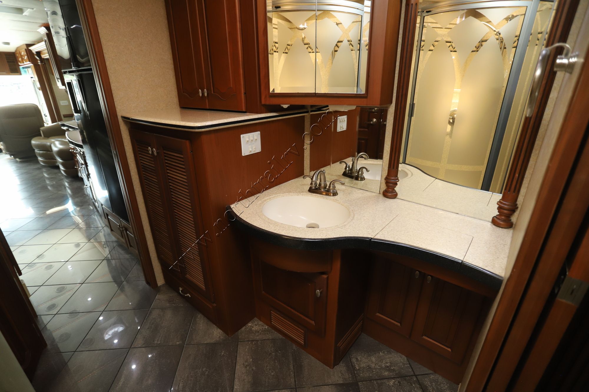 Used 2006 Newmar Essex 4502 Class A  For Sale