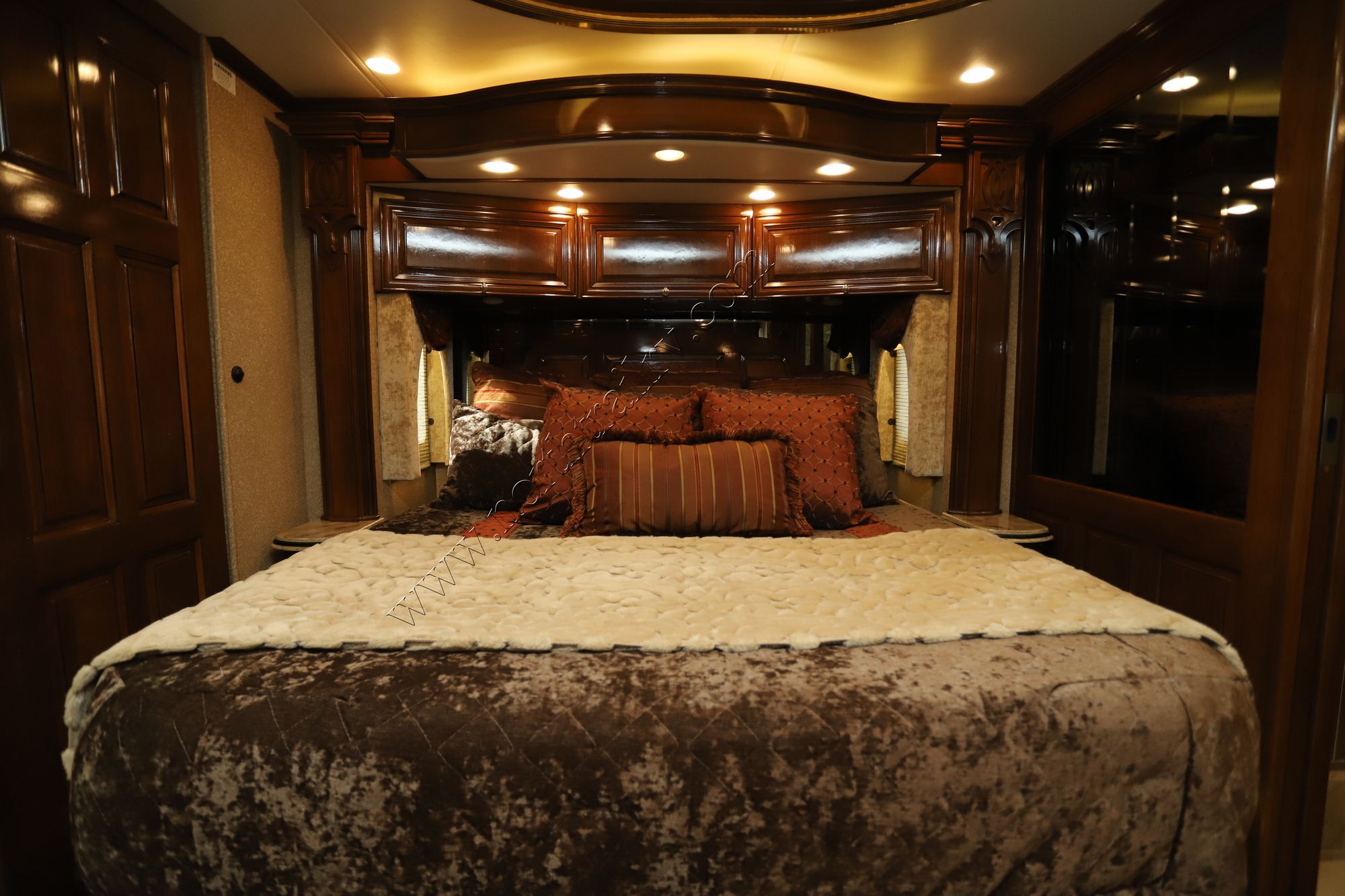 Used 2014 Newmar Essex 4553 Class A  For Sale