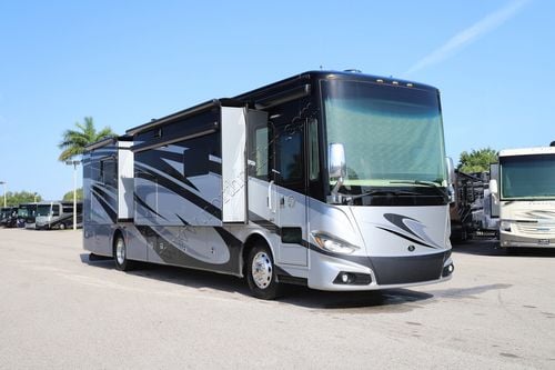 2017 Tiffin Motor Homes Phaeton 40QBH