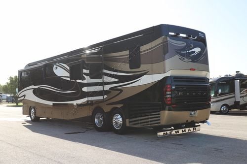 2014 Newmar Essex 4553