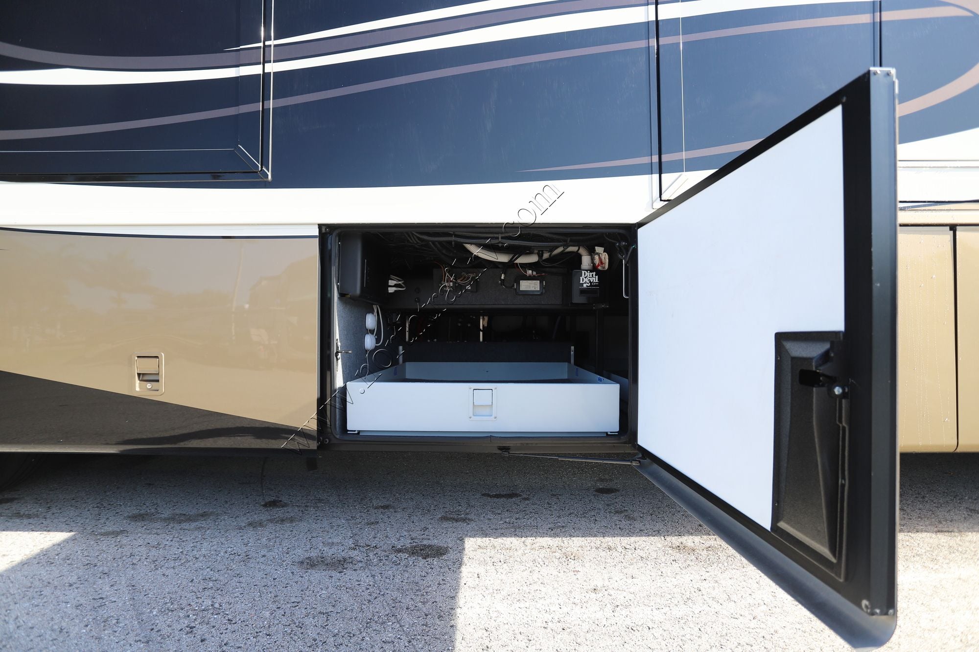 Used 2014 Newmar Essex 4553 Class A  For Sale