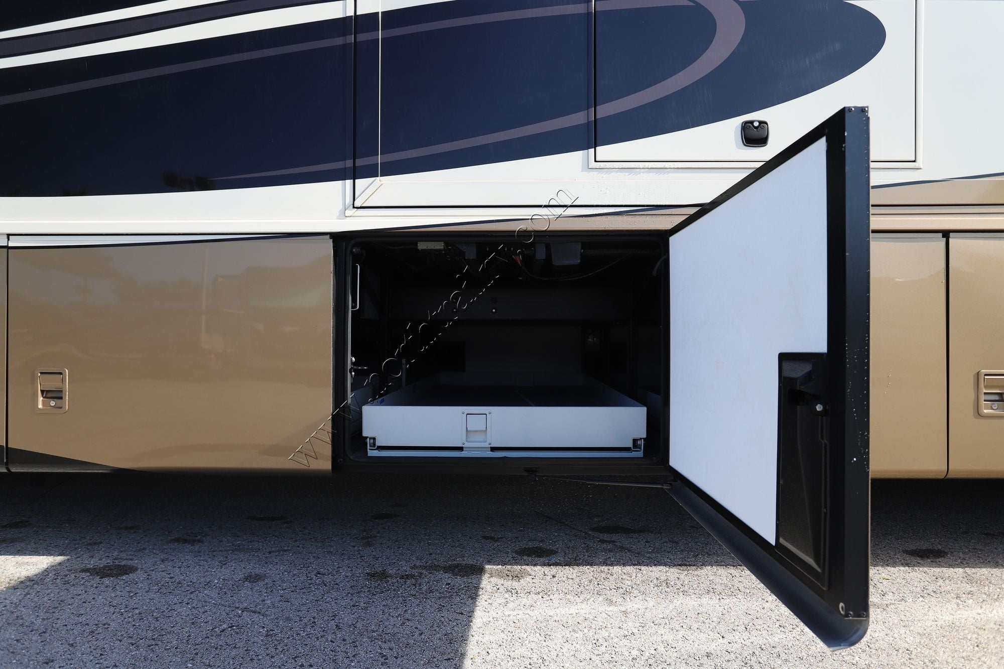 Used 2014 Newmar Essex 4553 Class A  For Sale