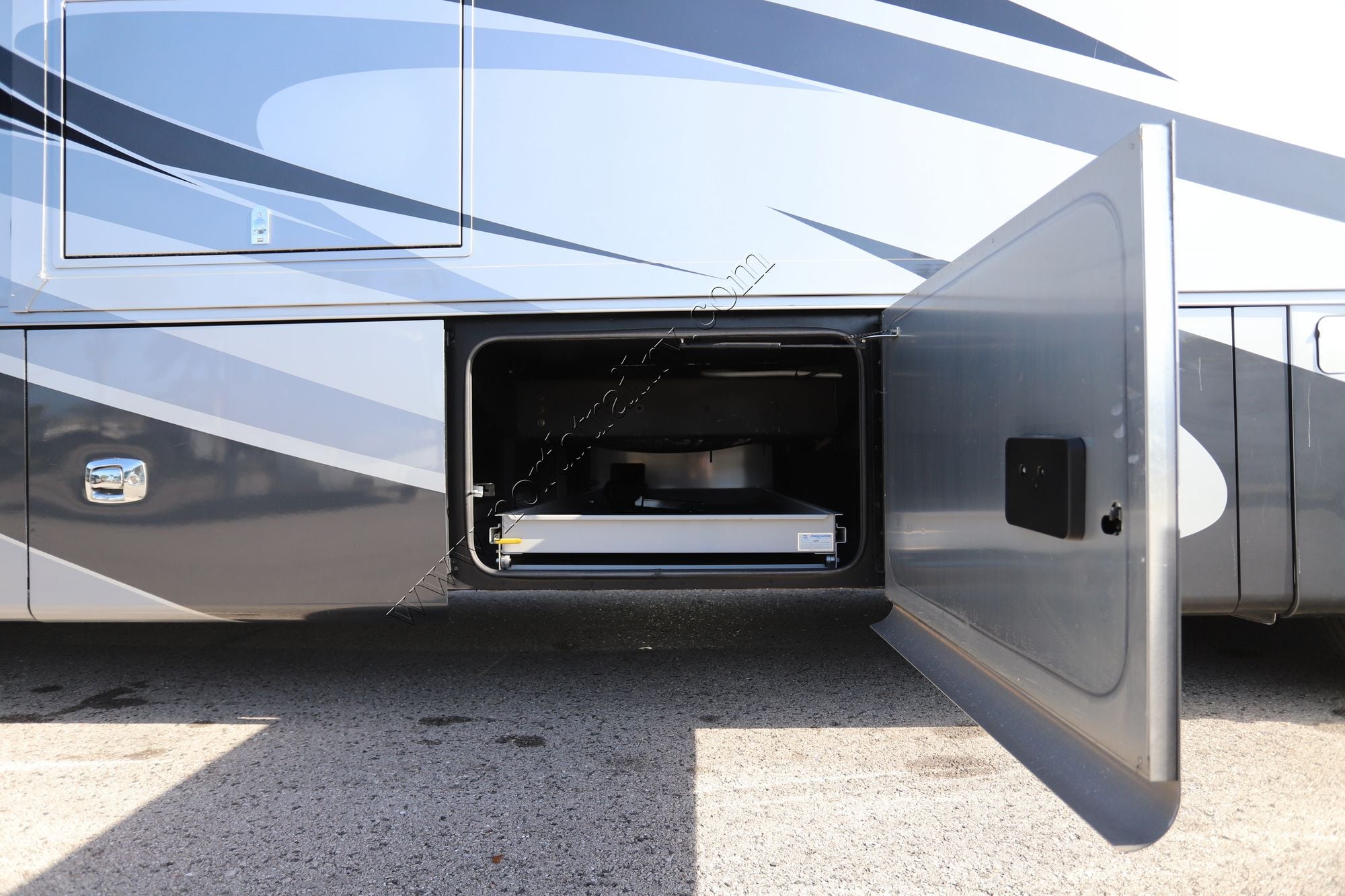 Used 2017 Tiffin Motor Homes Phaeton 40QBH Class A  For Sale