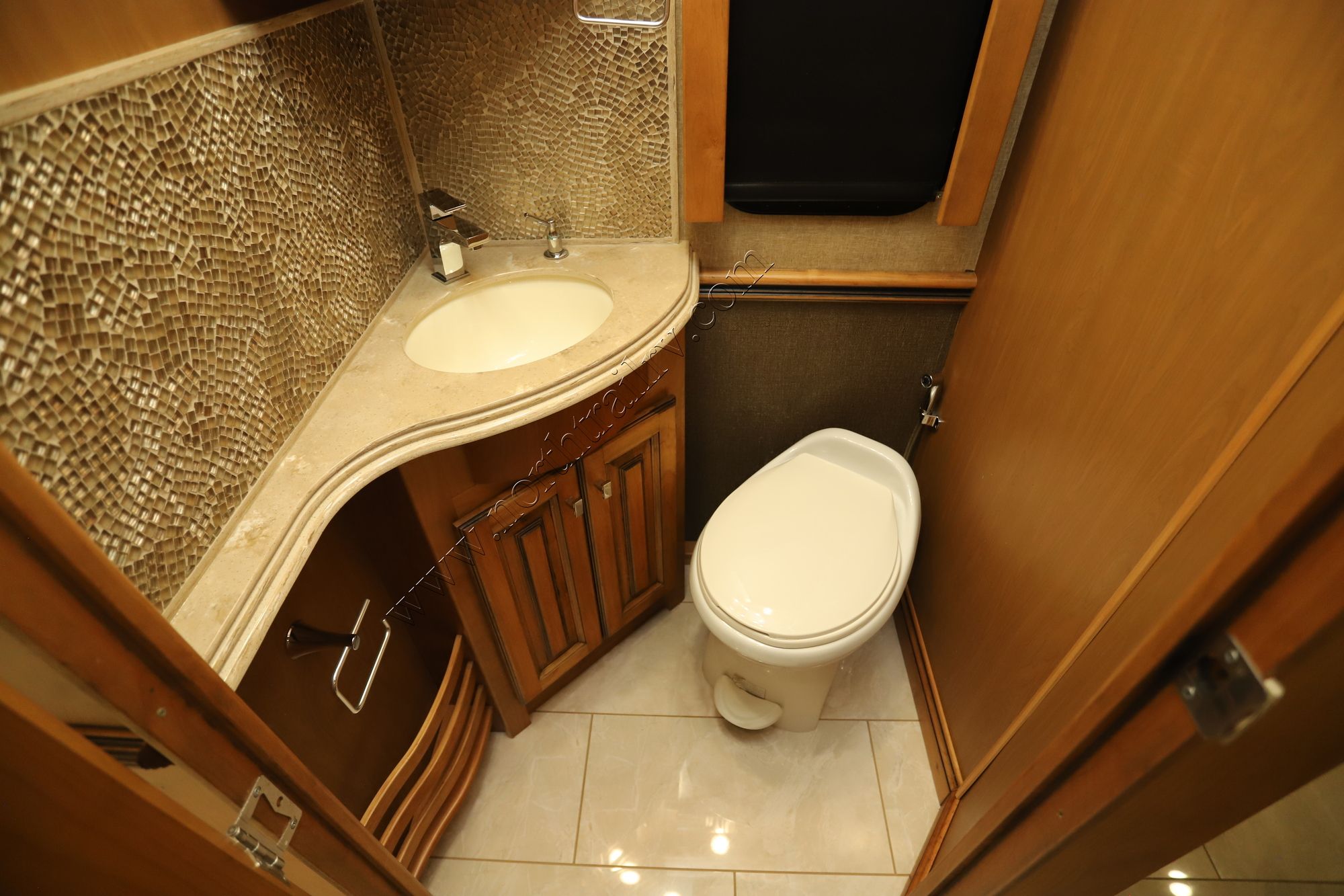 Used 2017 Tiffin Motor Homes Phaeton 40QBH Class A  For Sale