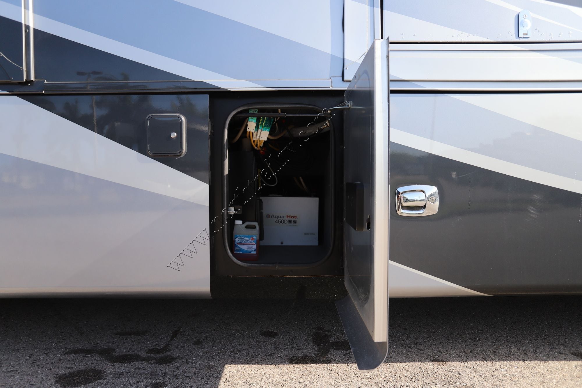 Used 2017 Tiffin Motor Homes Phaeton 40QBH Class A  For Sale