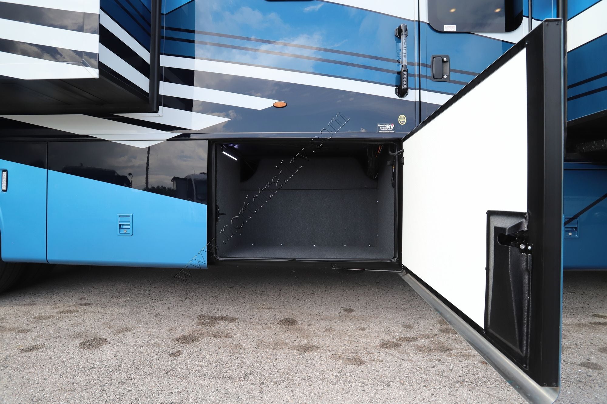 New 2026 Newmar Super Star 4159 Super C  For Sale