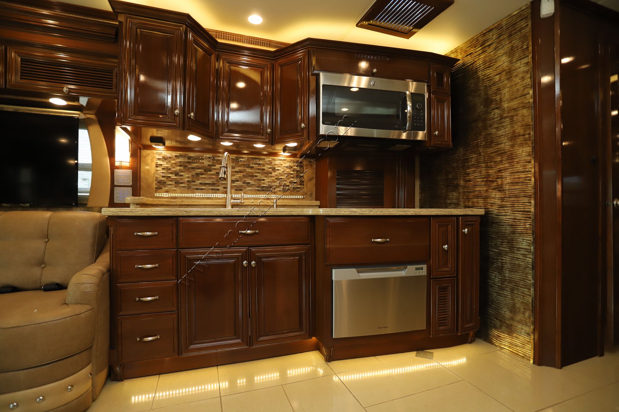 Used 2014 Newmar Essex 4553 Class A  For Sale