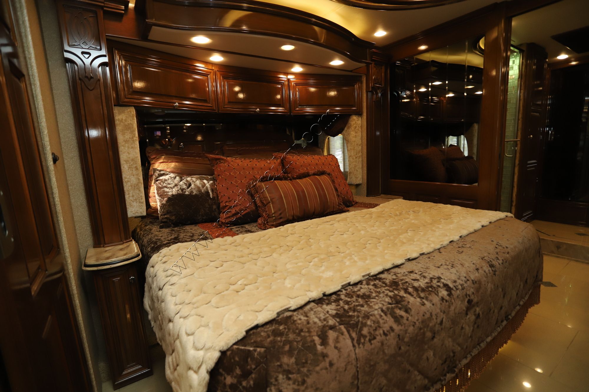 Used 2014 Newmar Essex 4553 Class A  For Sale