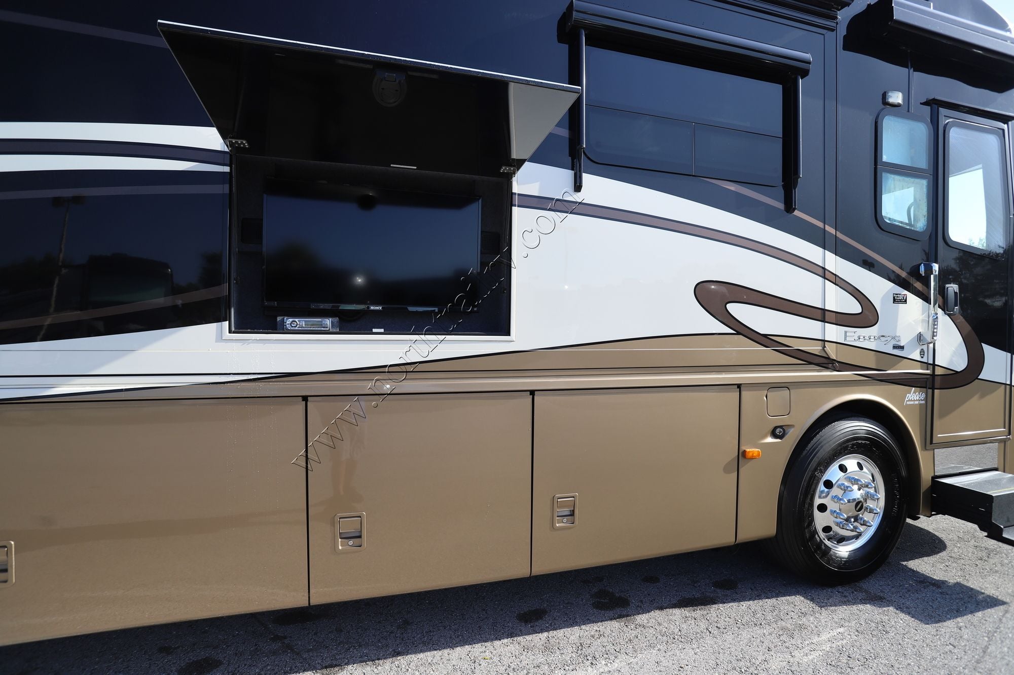 Used 2014 Newmar Essex 4553 Class A  For Sale