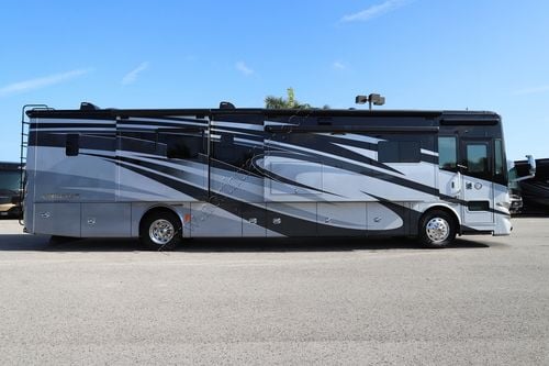 2017 Tiffin Motor Homes Phaeton 40QBH
