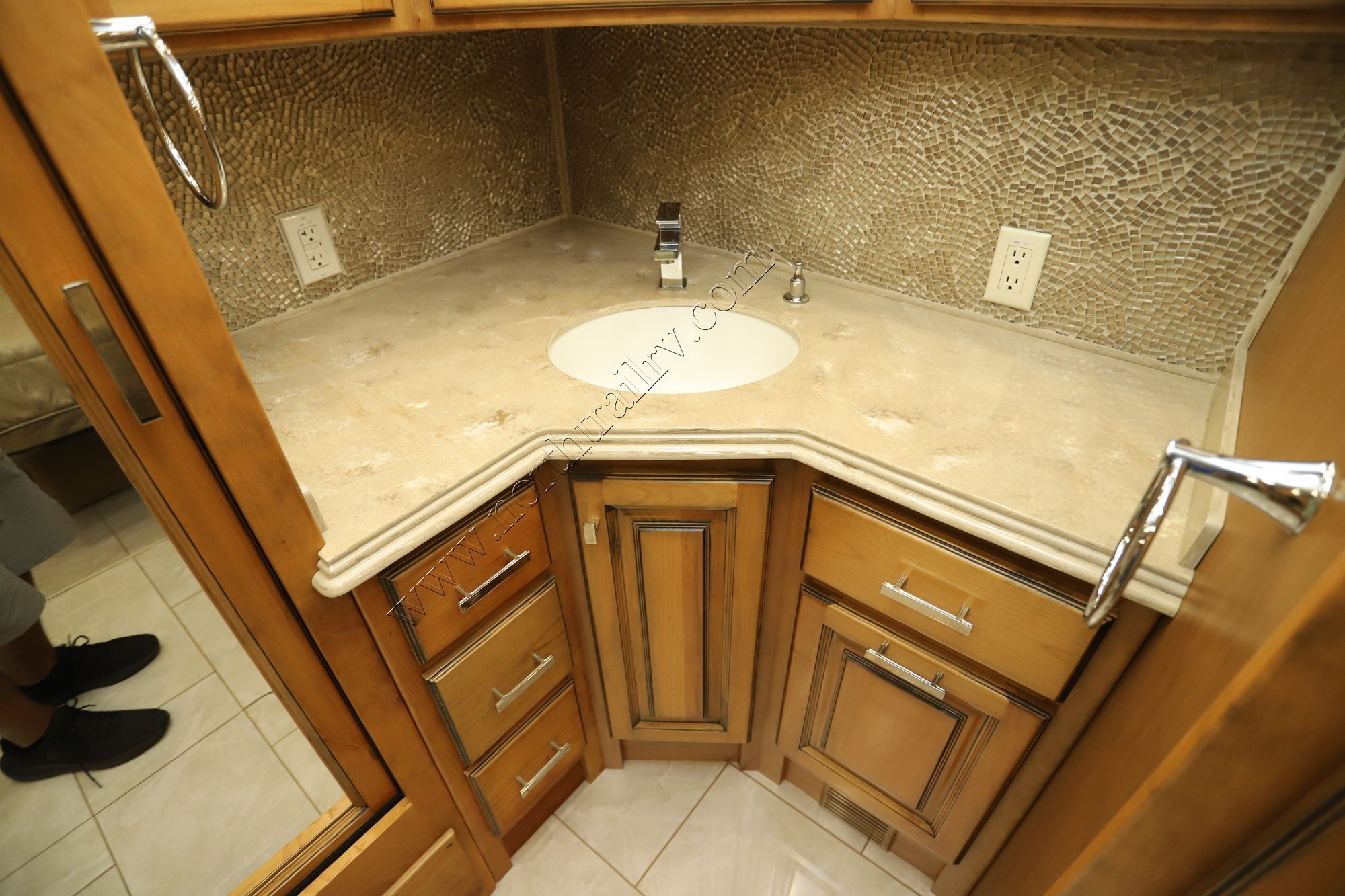 Used 2017 Tiffin Motor Homes Phaeton 40QBH Class A  For Sale