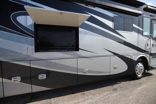 2017 Tiffin Motor Homes Phaeton 40QBH