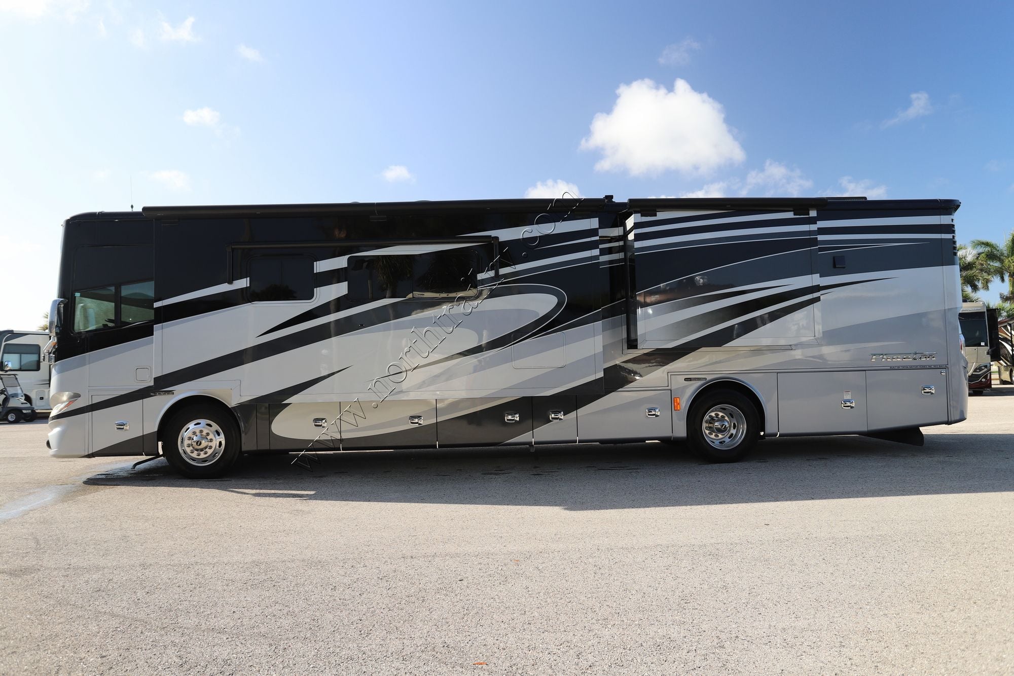 Used 2017 Tiffin Motor Homes Phaeton 40QBH Class A  For Sale