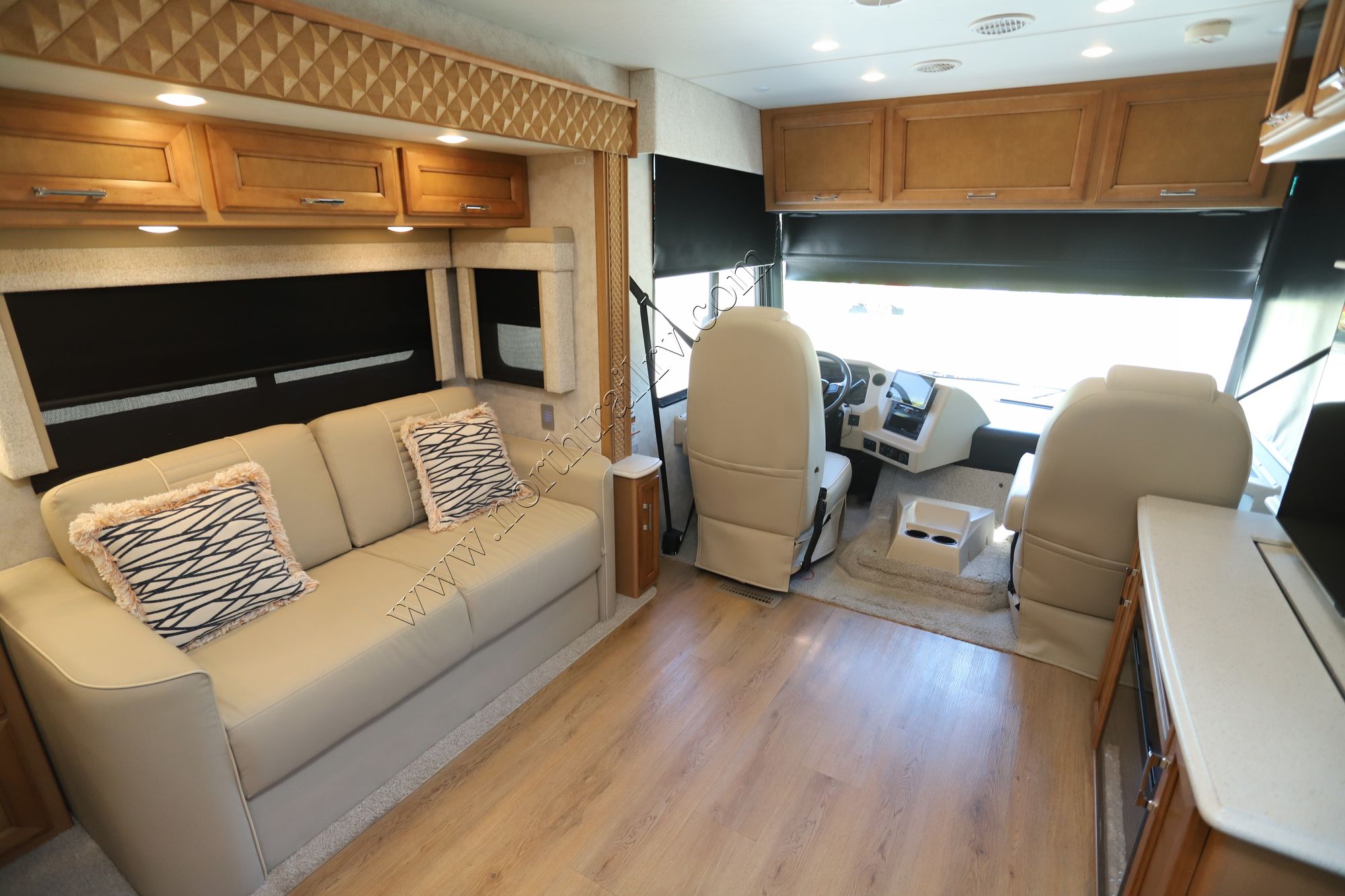 Used 2023 Newmar Bay Star 3811 Class A  For Sale