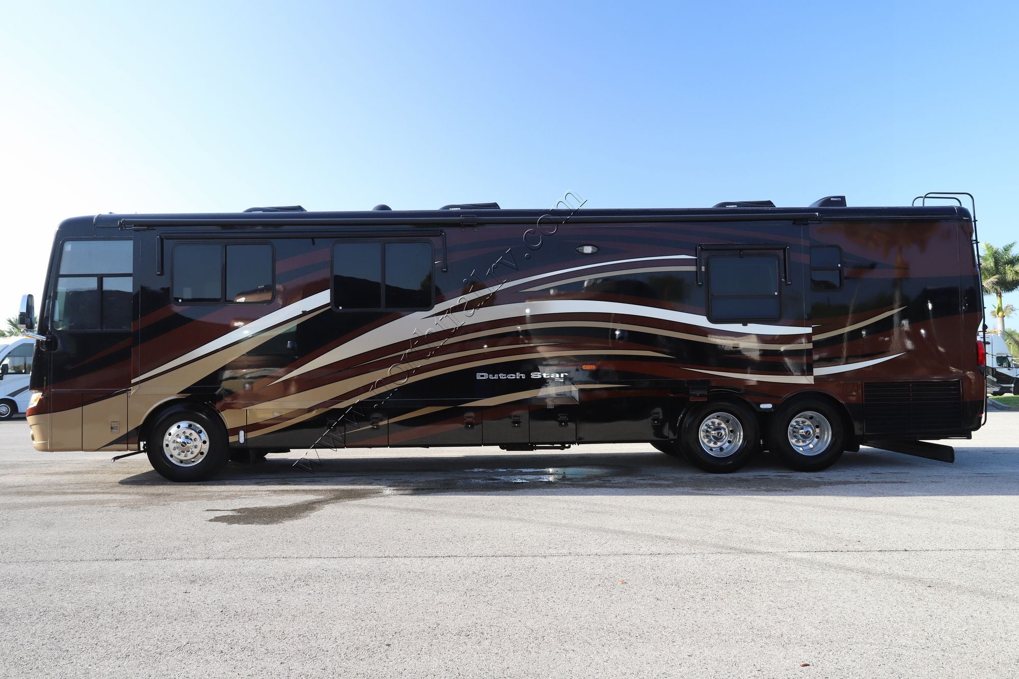 Used 2013 Newmar Dutch Star 4344 Class A  For Sale
