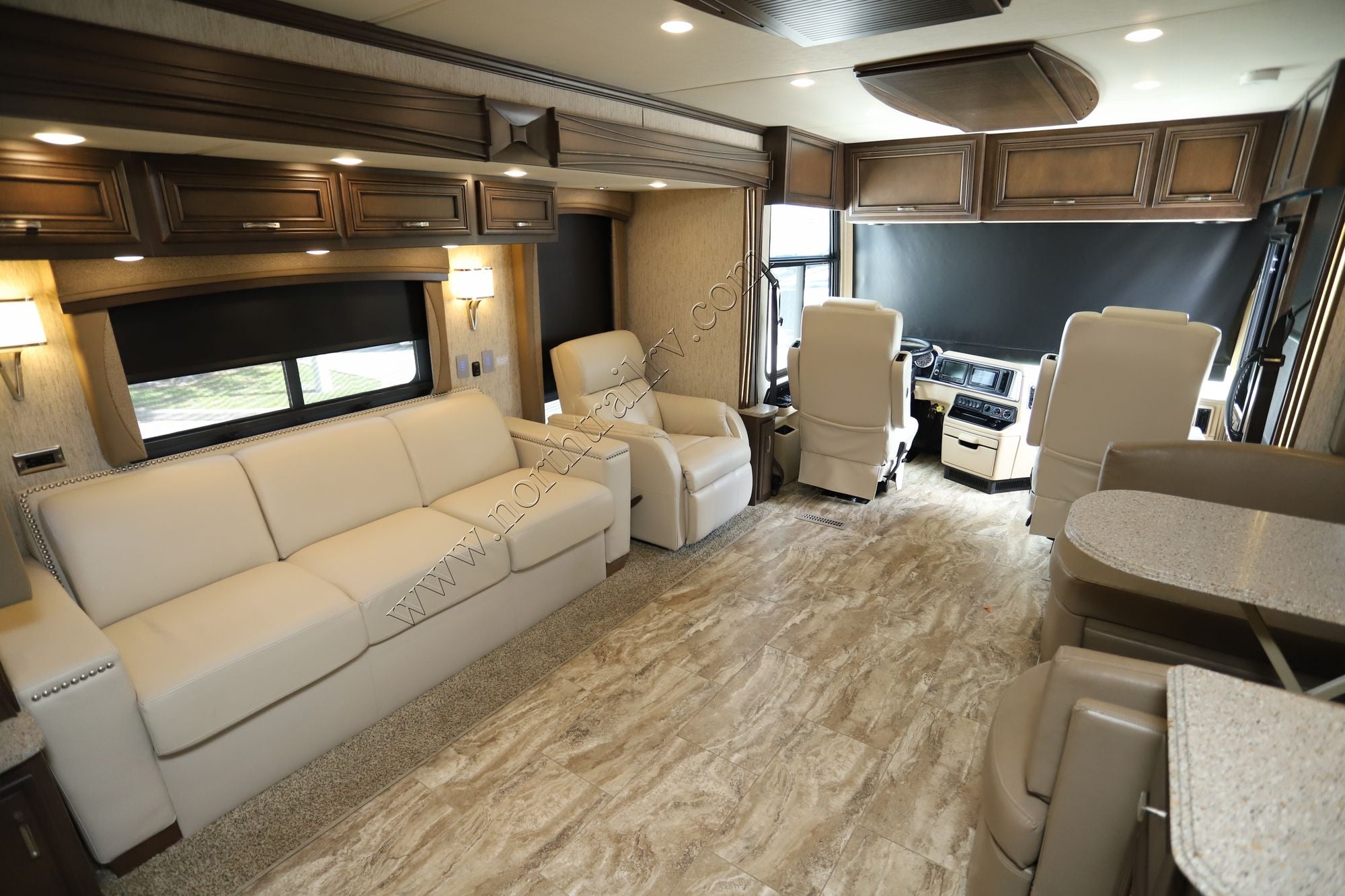Used 2019 Newmar Ventana Le 3412 Class A  For Sale