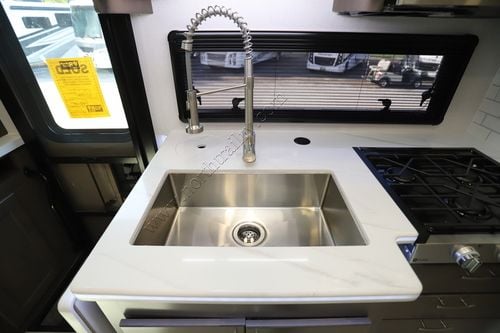 2026 Dynamax Isata 5 28SS 4X4 EX