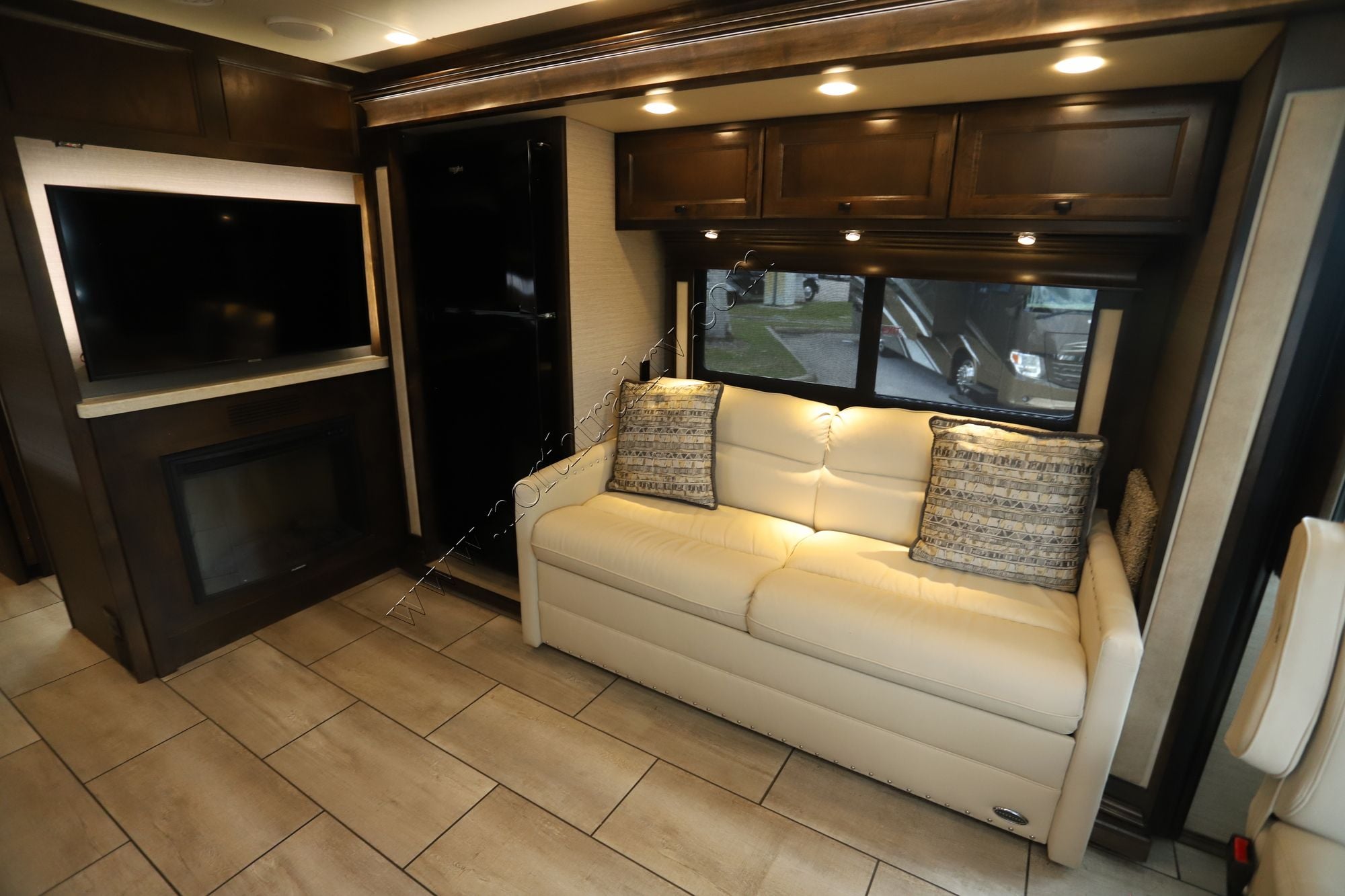 Used 2020 Tiffin Motor Homes Breeze 33BR Class A  For Sale