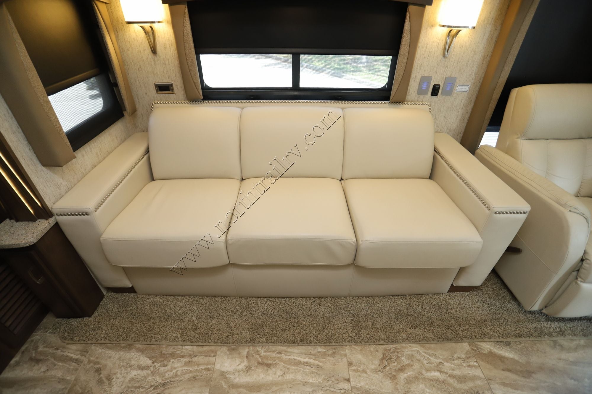 Used 2019 Newmar Ventana Le 3412 Class A  For Sale