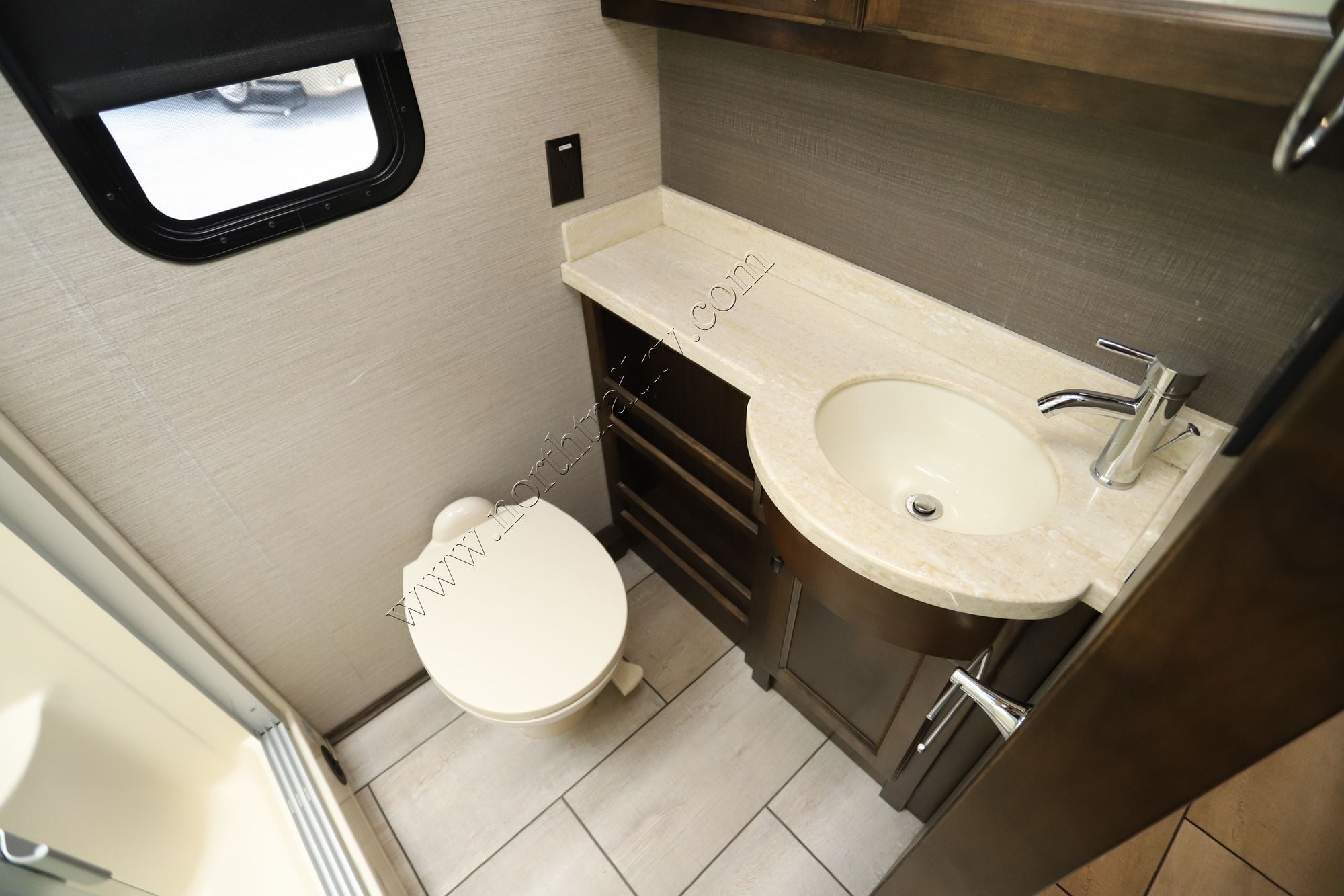 Used 2020 Tiffin Motor Homes Breeze 33BR Class A  For Sale