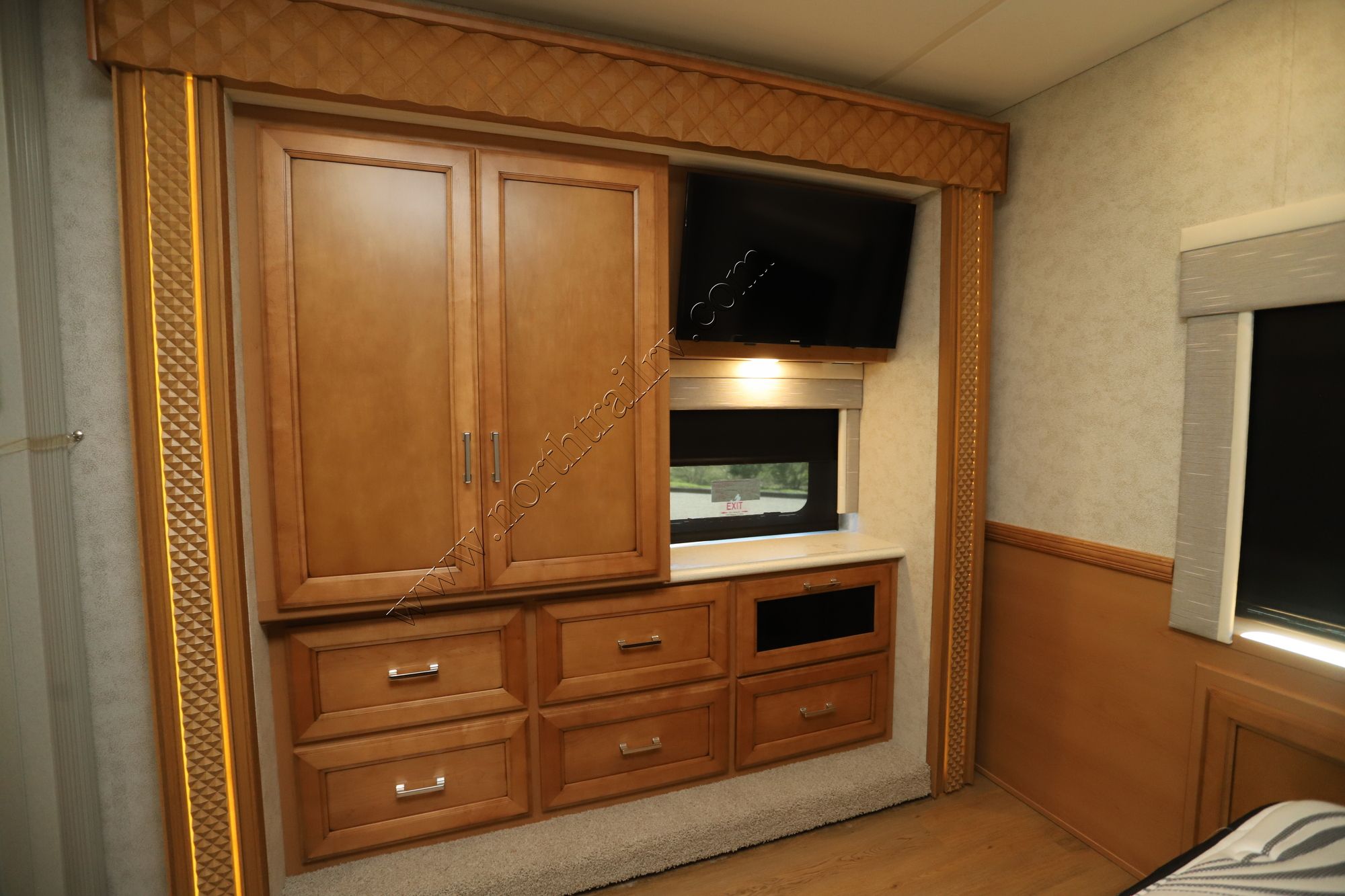 Used 2023 Newmar Bay Star 3811 Class A  For Sale