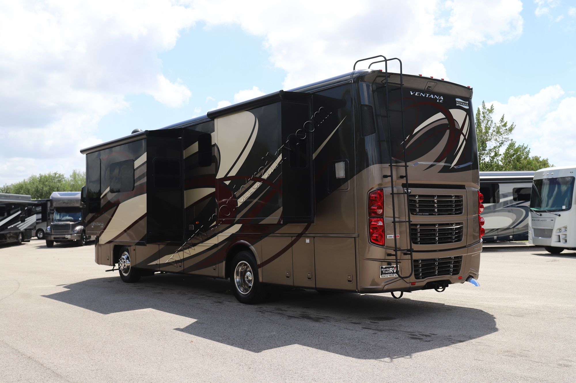 Used 2019 Newmar Ventana Le 3412 Class A  For Sale