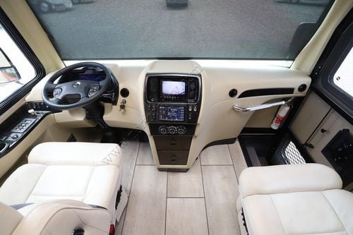 2020 Tiffin Motor Homes Breeze 33BR