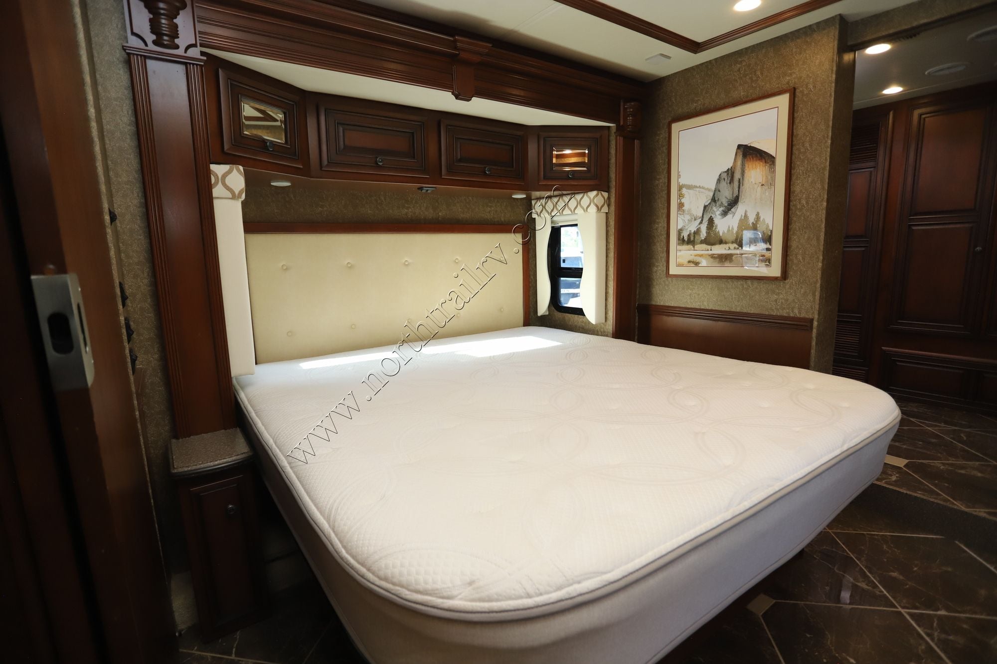 Used 2013 Newmar Dutch Star 4344 Class A  For Sale