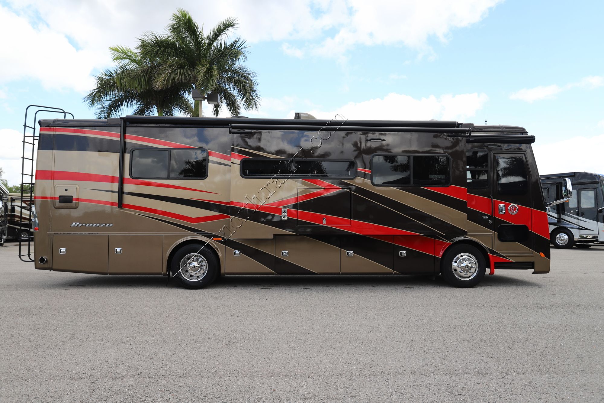 Used 2020 Tiffin Motor Homes Breeze 33BR Class A  For Sale