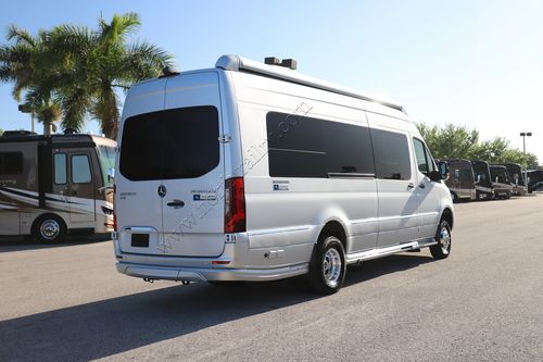 2024 Airstream Interstate 24GL Tommy Bahama AWD