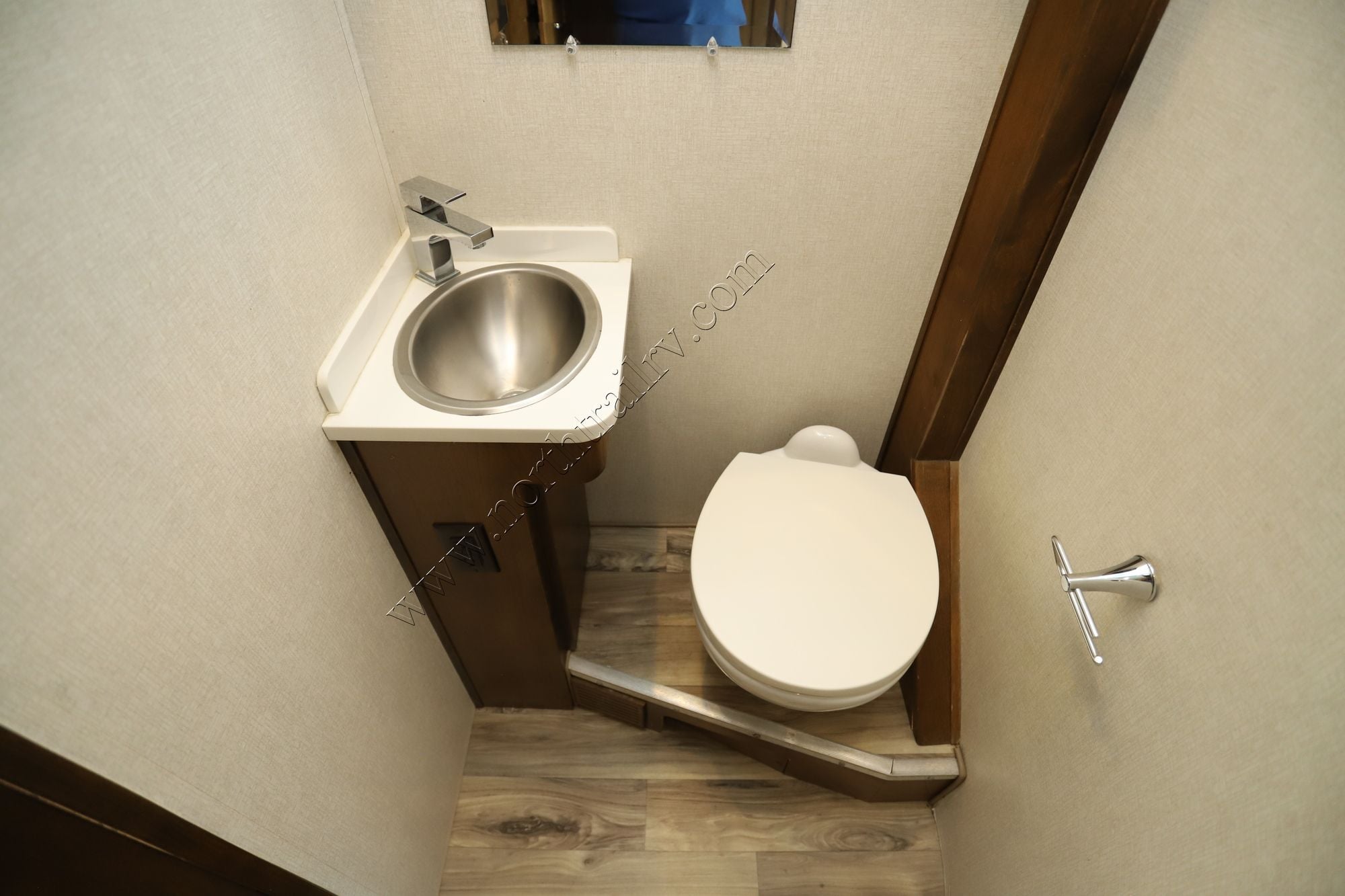 Used 2019 Tiffin Motor Homes Wayfarer 24TW Class C  For Sale