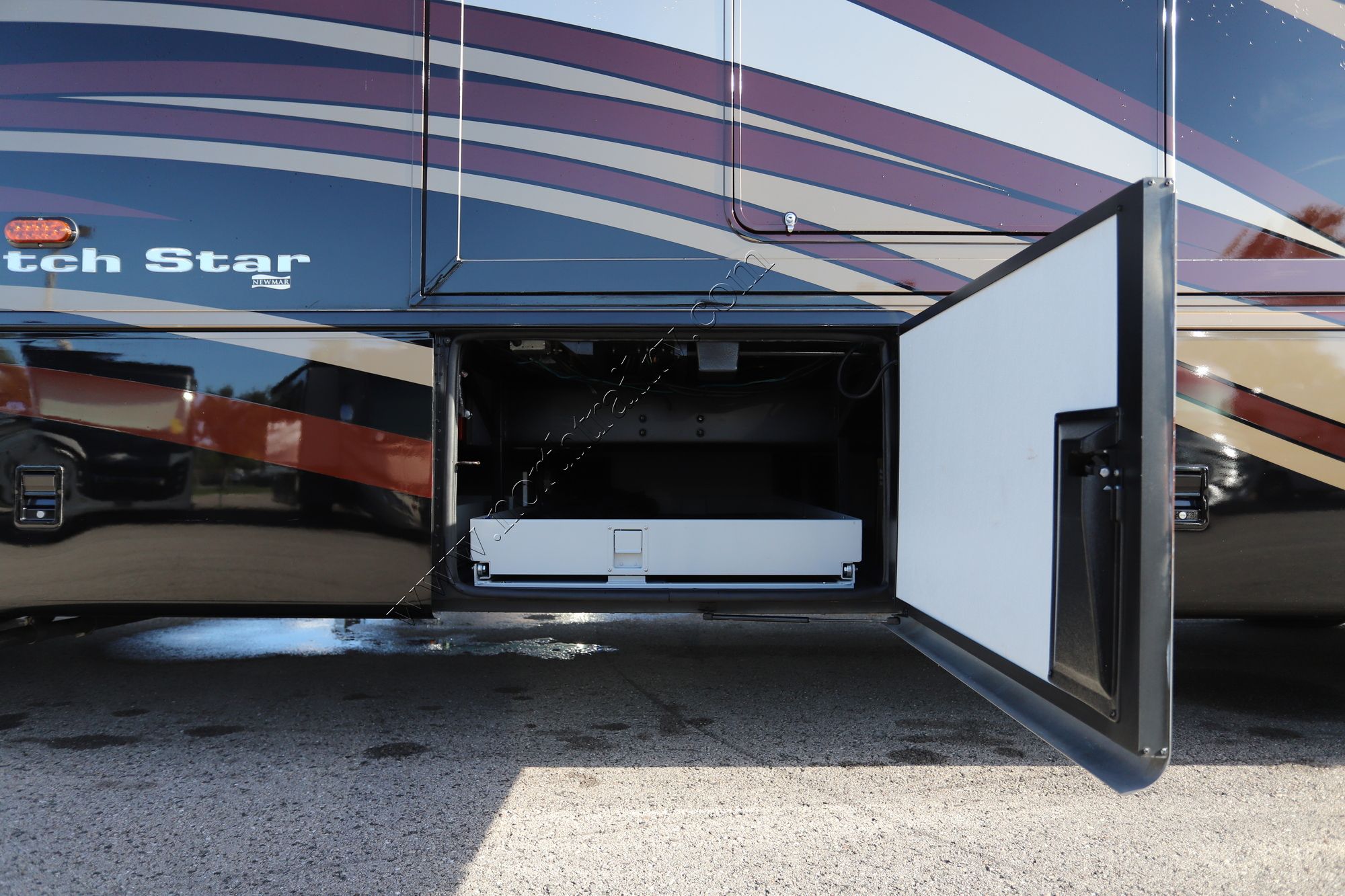 Used 2013 Newmar Dutch Star 4344 Class A  For Sale