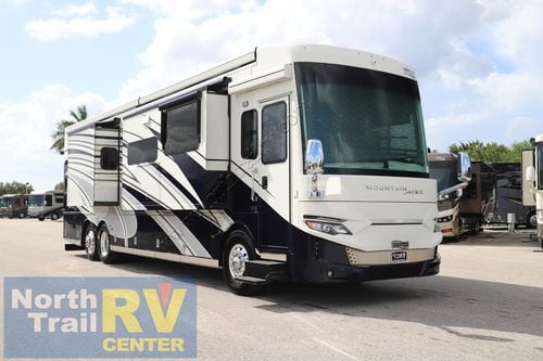 2022 Newmar Mountain Aire 4118