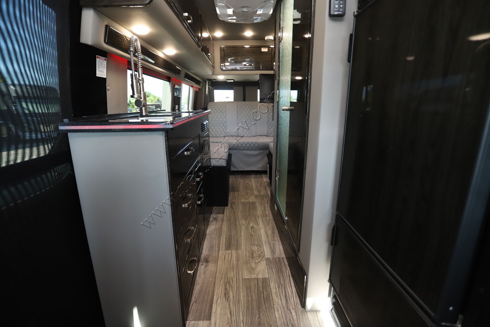 Used 2025 Midwest Passage EXT 170 MD2 Class B  For Sale