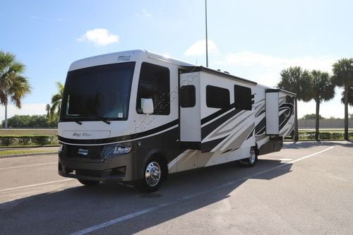 2023 Newmar Bay Star 3811 Class A