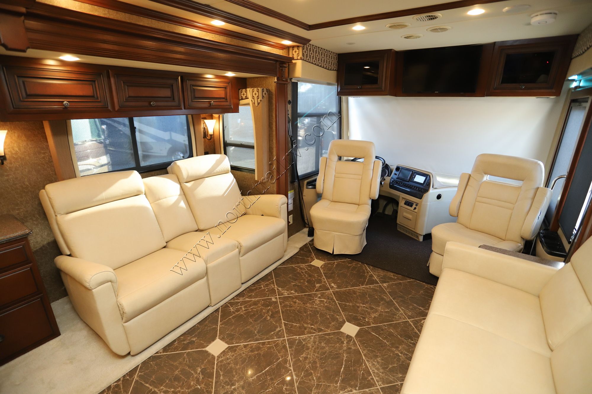 Used 2013 Newmar Dutch Star 4344 Class A  For Sale