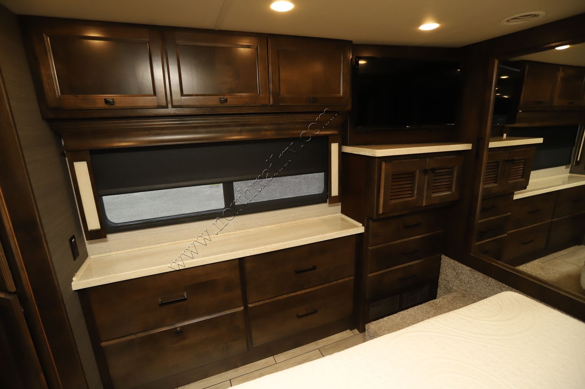 Used 2020 Tiffin Motor Homes Breeze 33BR Class A  For Sale