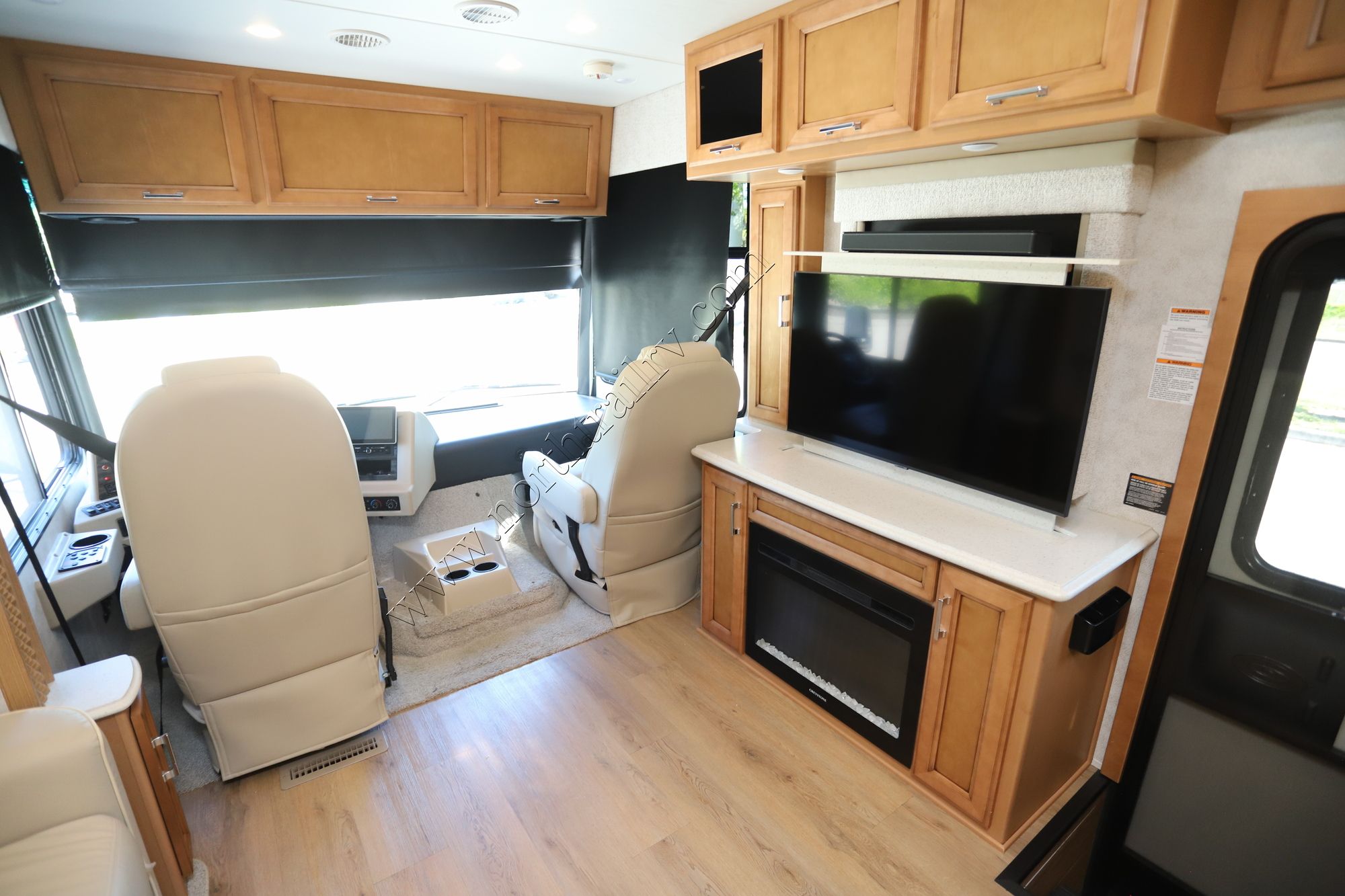 Used 2023 Newmar Bay Star 3811 Class A  For Sale