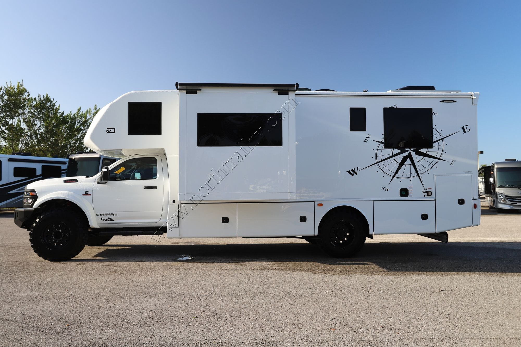 New 2026 Dynamax Isata 5 28SS 4X4 EX Super C  For Sale