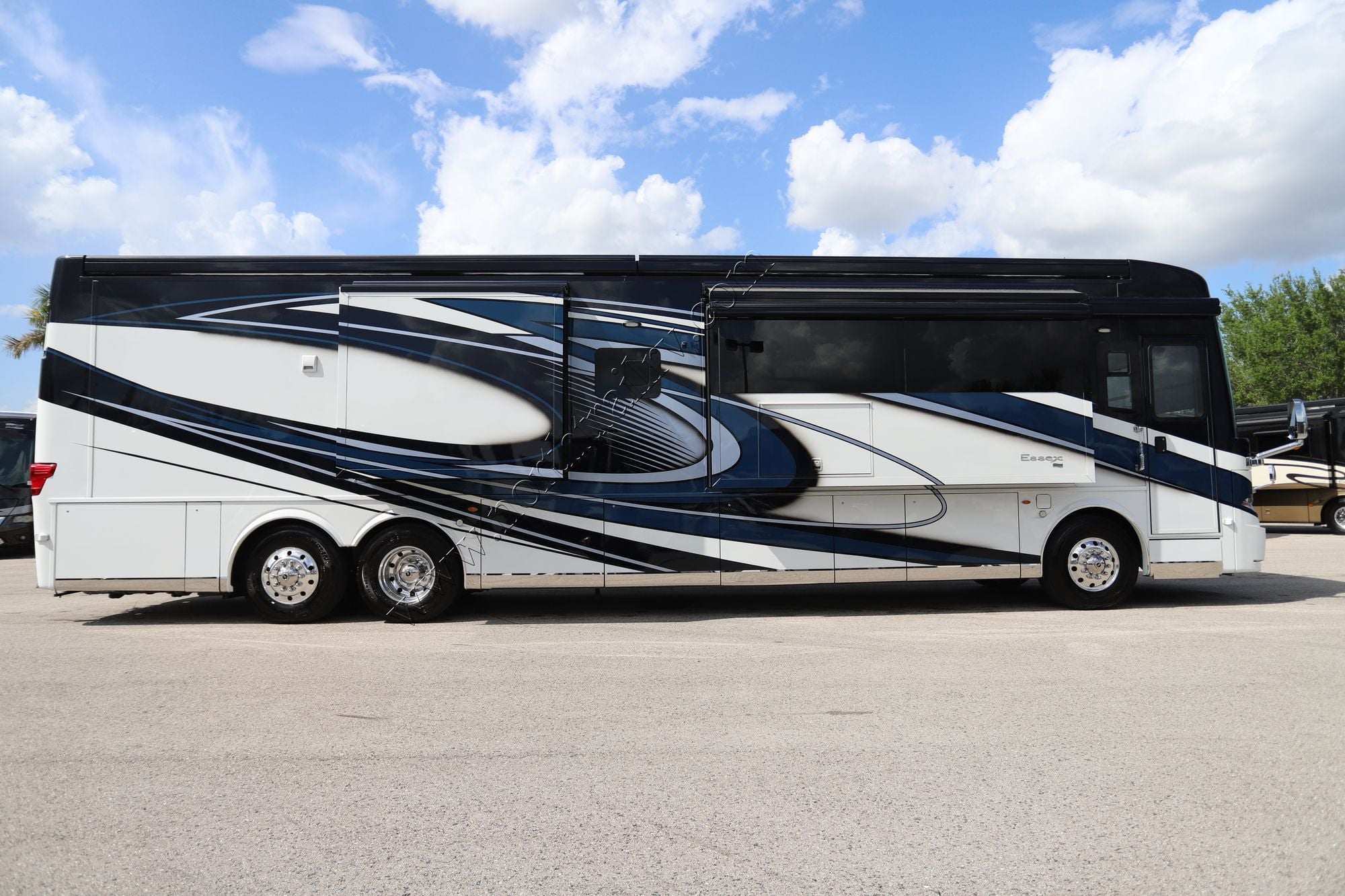 Used 2023 Newmar Essex 4521 Class A  For Sale