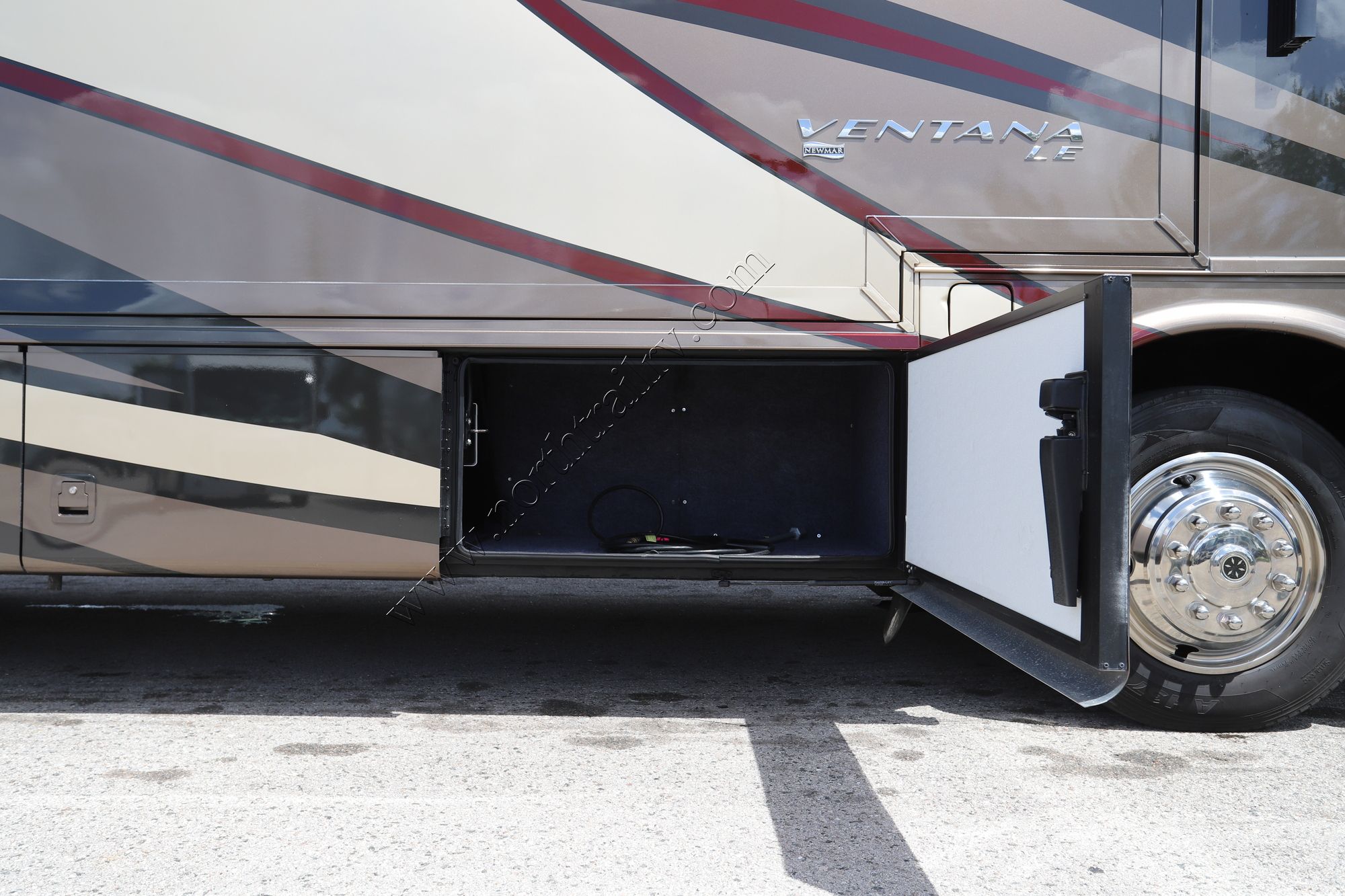 Used 2019 Newmar Ventana Le 3412 Class A  For Sale
