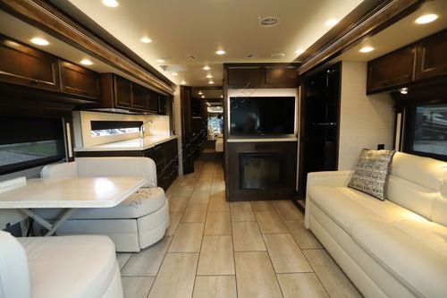 2020 Tiffin Motor Homes Breeze 33BR