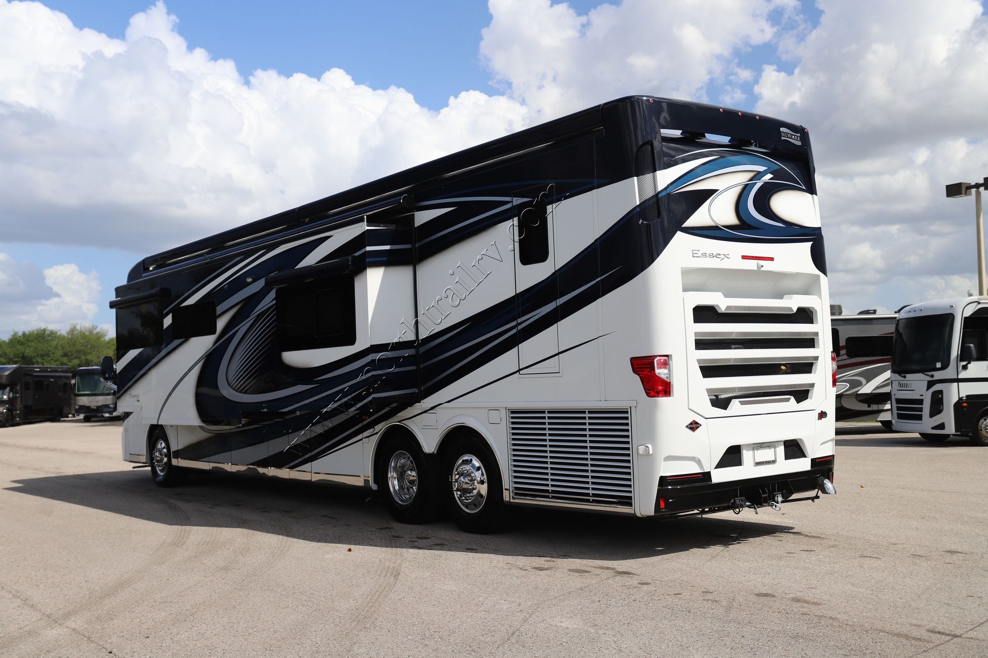 Used 2023 Newmar Essex 4521 Class A  For Sale