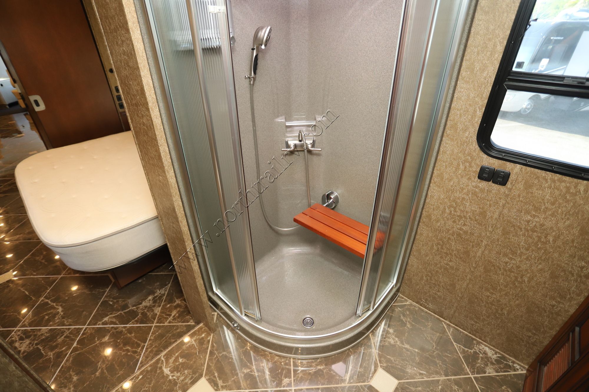 Used 2013 Newmar Dutch Star 4344 Class A  For Sale