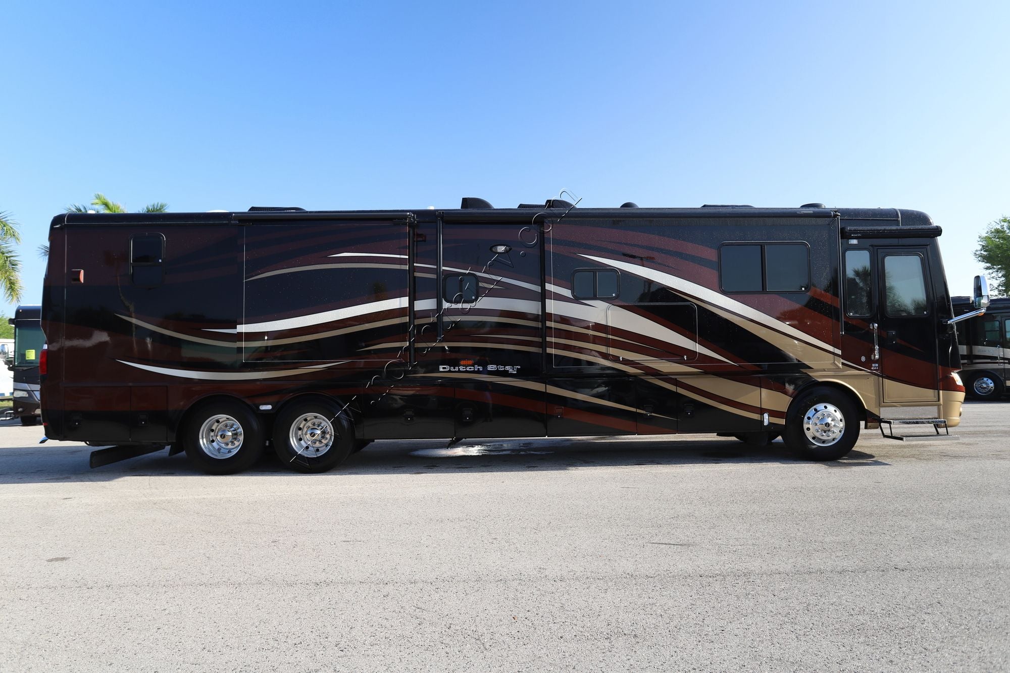 Used 2013 Newmar Dutch Star 4344 Class A  For Sale