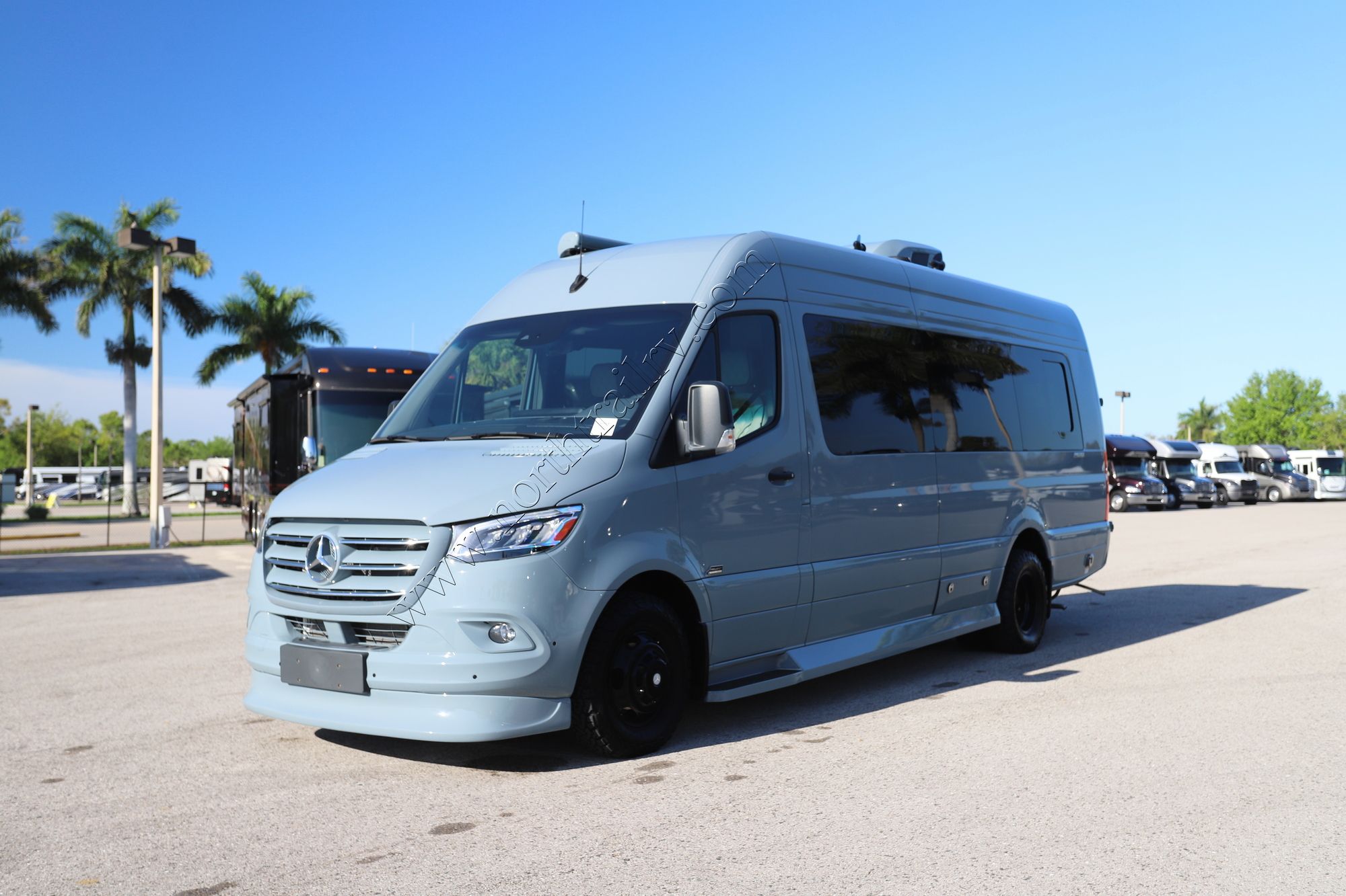 Used 2025 Midwest Passage EXT 170 MD2 Class B  For Sale