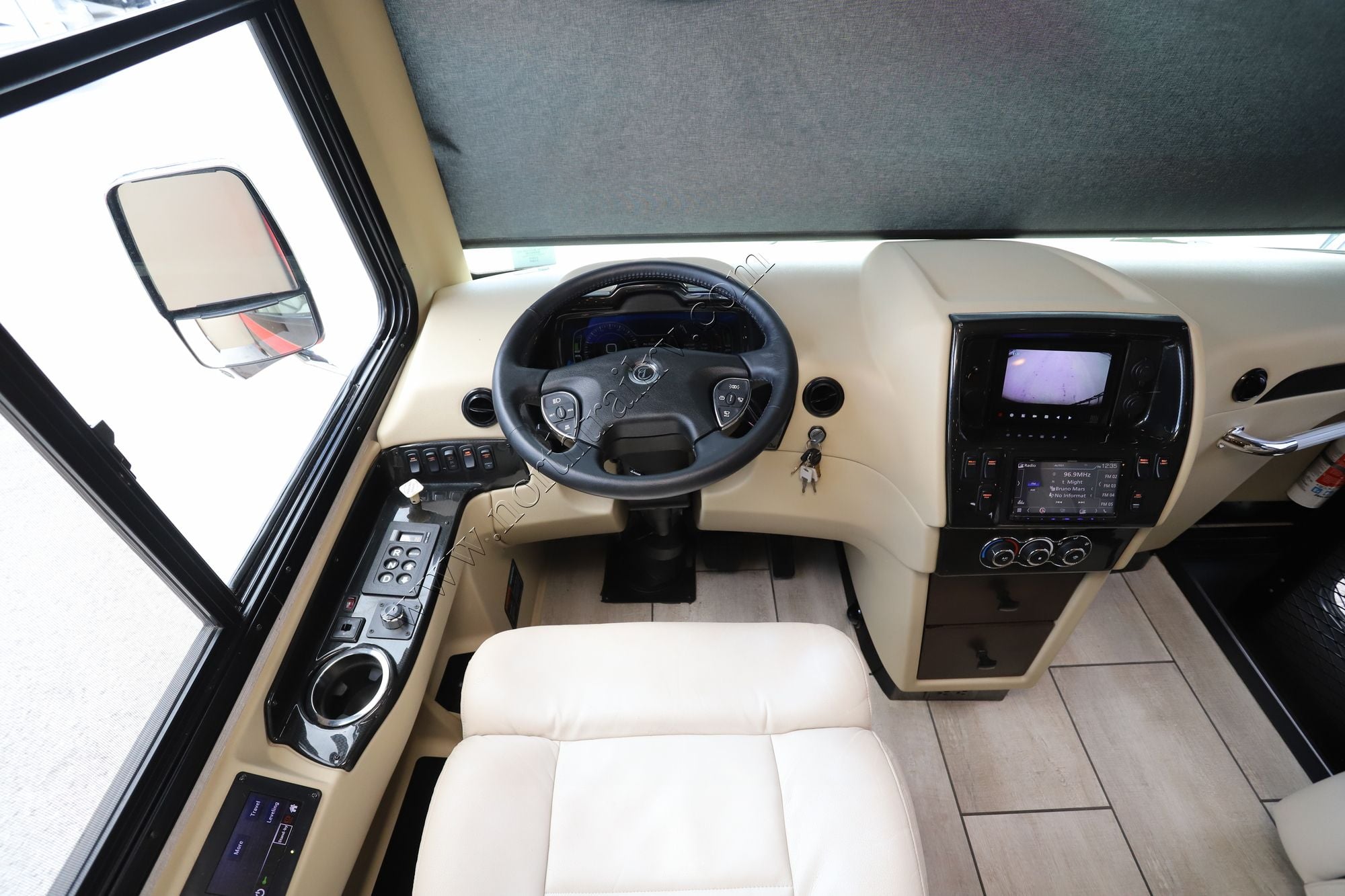 Used 2020 Tiffin Motor Homes Breeze 33BR Class A  For Sale