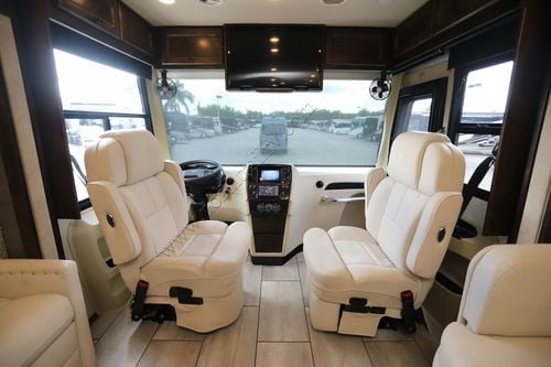 2020 Tiffin Motor Homes Breeze 33BR