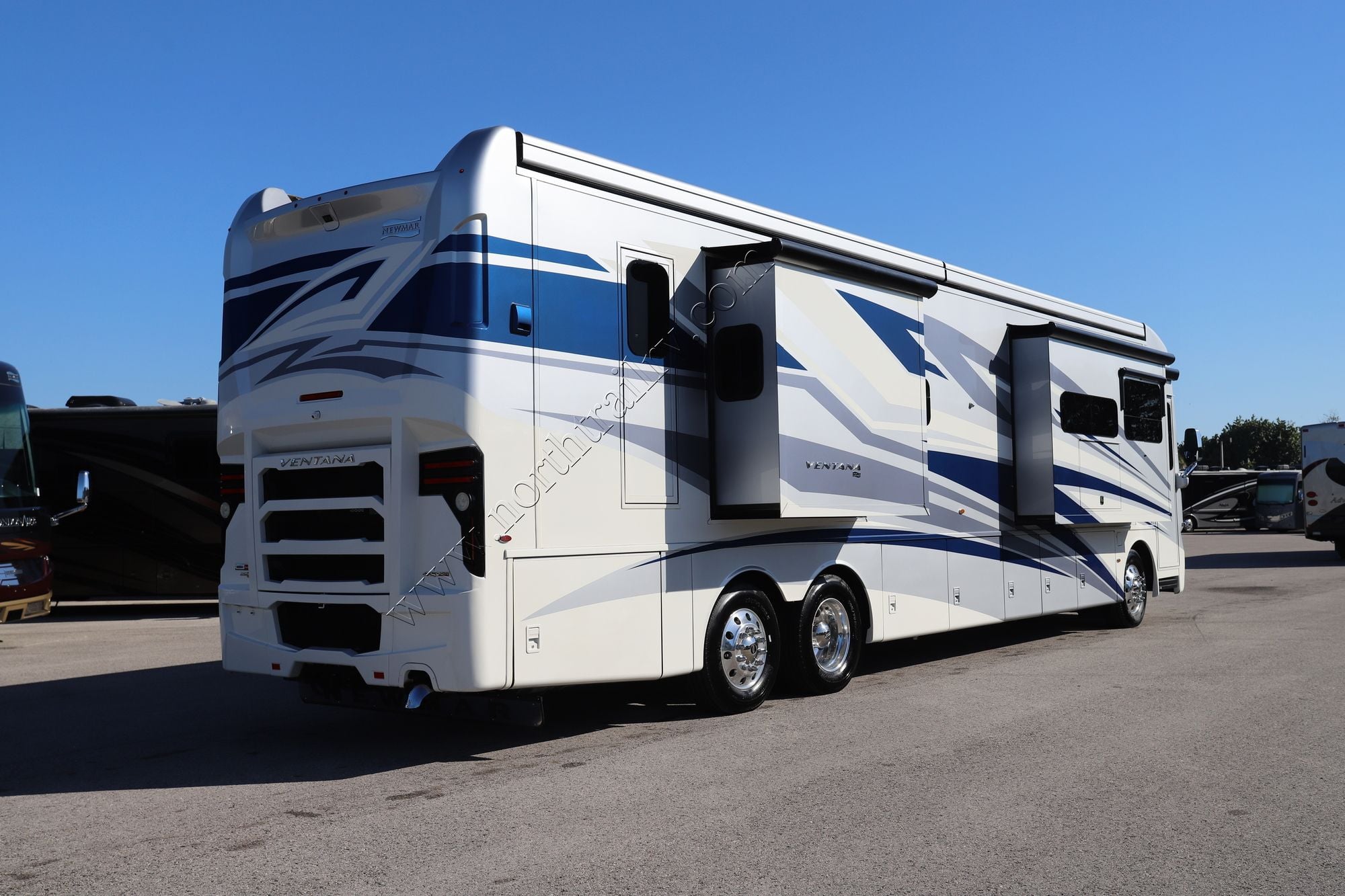 Used 2020 Newmar Ventana 4326 Class A  For Sale